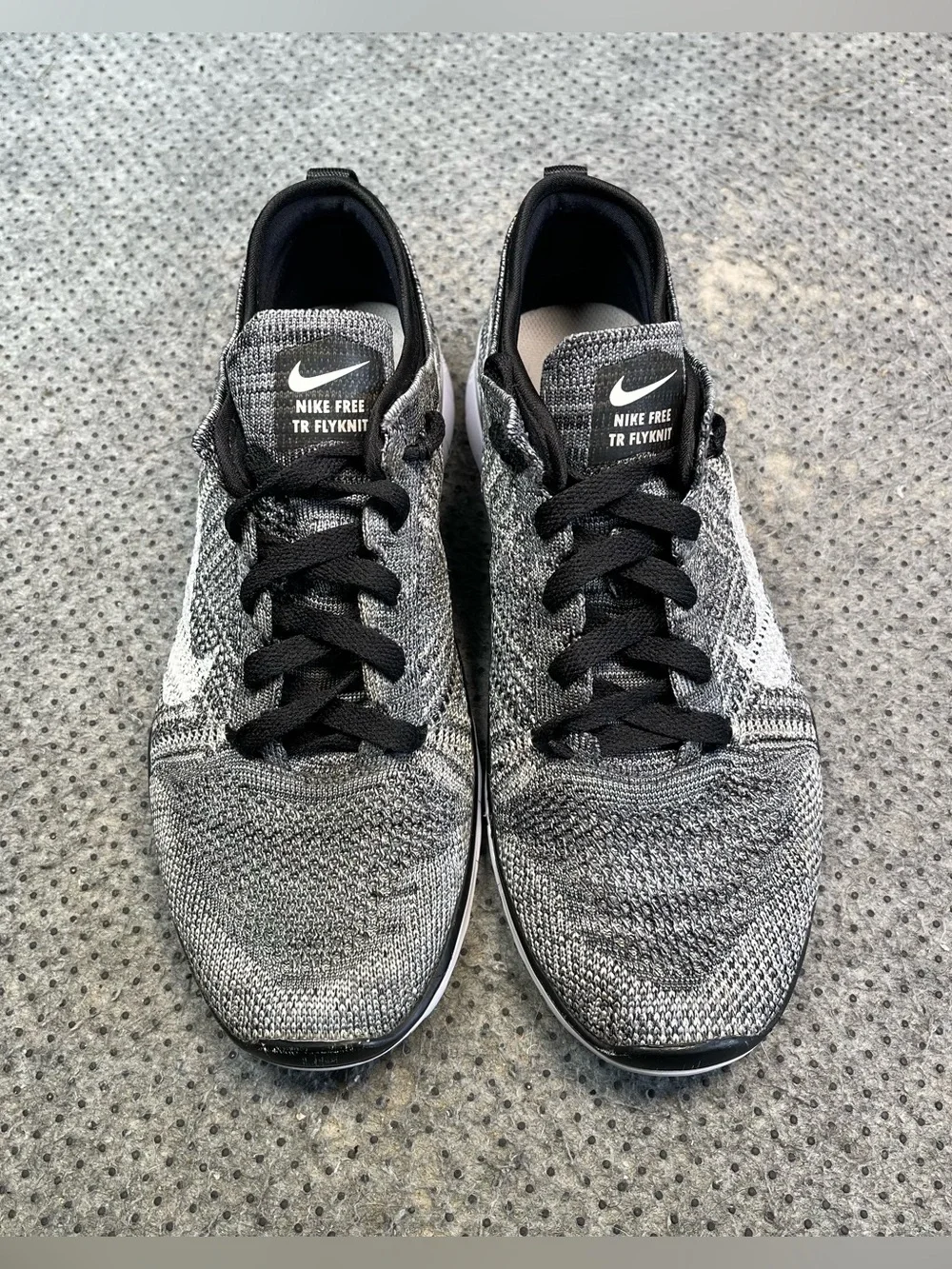 Nike Free TR Flyknit Oreo Shoes Size 8 Women’s